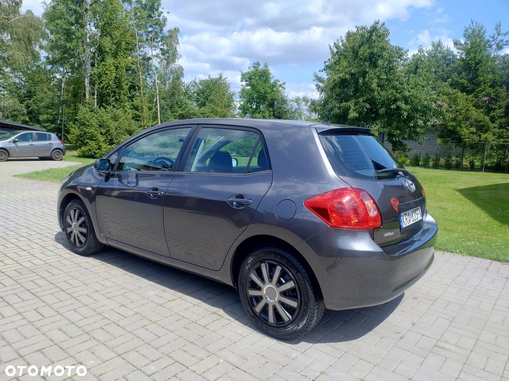 Toyota Auris 1.6 VVT-i Executive - 10