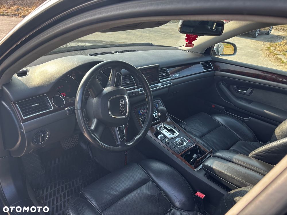 Audi A8 4.2 Quattro - 6
