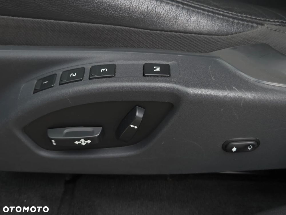 Volvo XC 60 D3 Geartronic Summum - 19