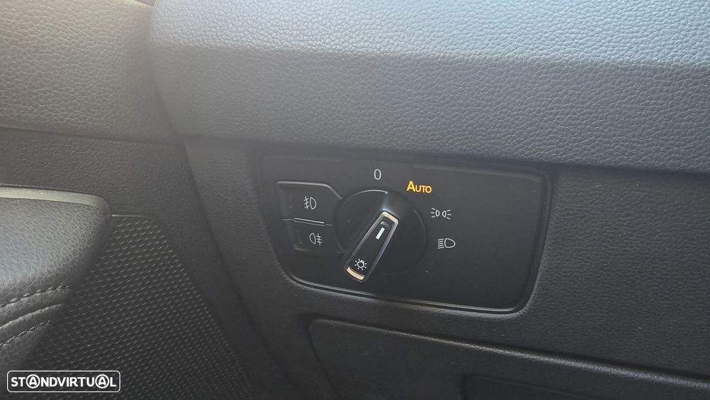 VW Passat Variant 2.0 TDI Highline DSG 4Motion - 47