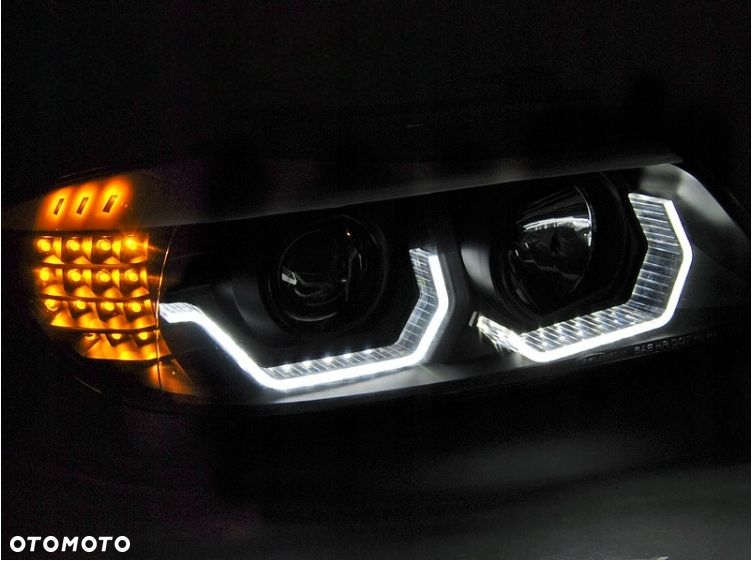 LAMPY REFLEKTORY DO BMW E90/E91 OD 2005 DO 2008 Ringi 3D DIODOWE KIERUNKI - 3
