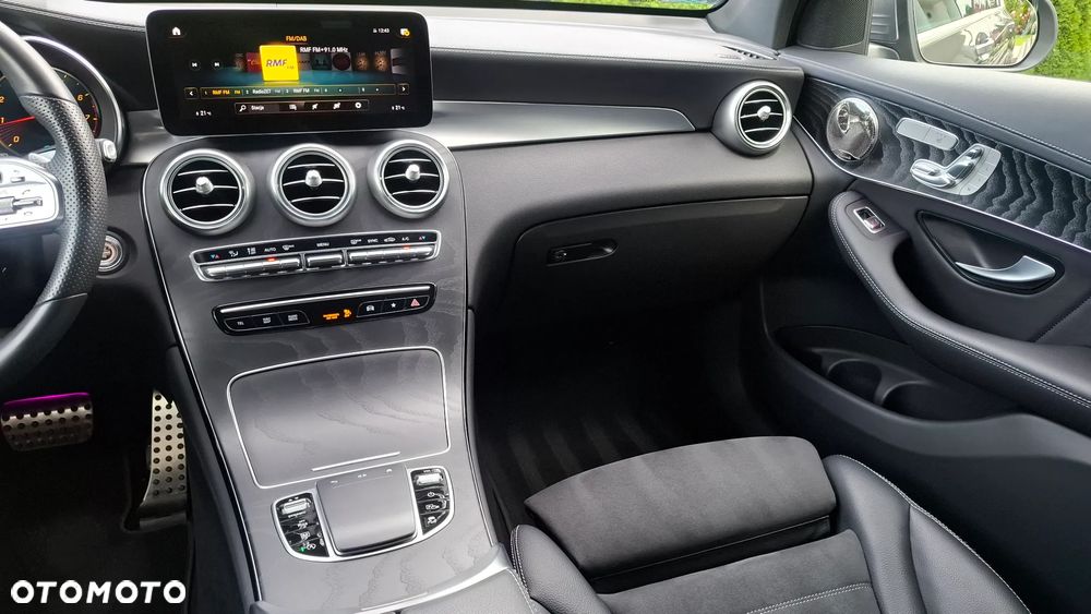 Mercedes-Benz GLC 200 4Matic 9G-TRONIC AMG Line Plus - 25