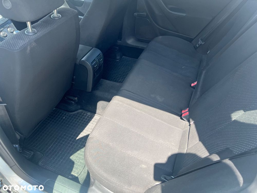 Volkswagen Passat 1.6 Family - 7