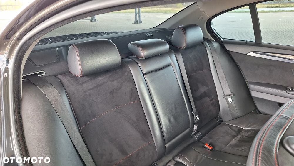 BMW Seria 5 525d xDrive Sport-Aut - 13