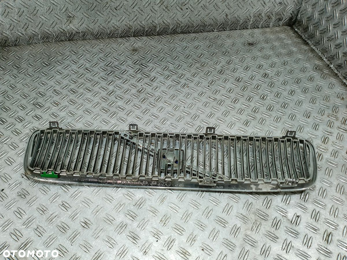 ATRAPA GRILL GRIL VOLVO V50 - 8