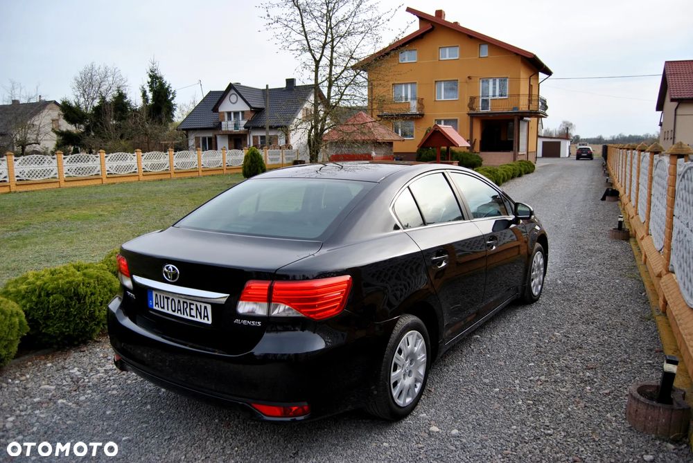 Toyota Avensis 1.6 Sol - 20