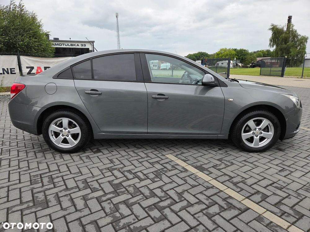 Chevrolet Cruze 1.8 LT - 8