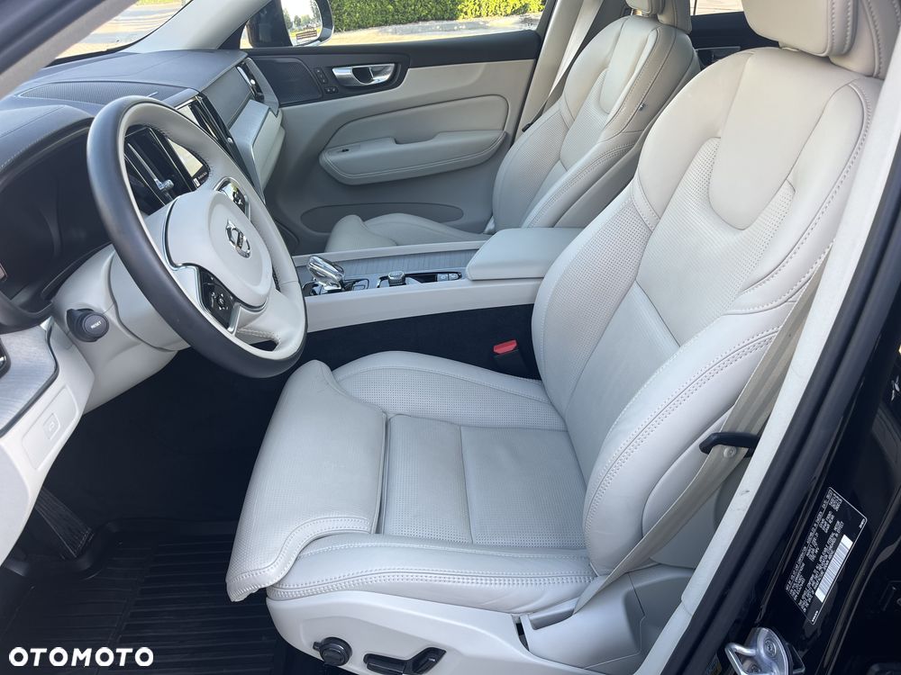 Volvo XC 60 B5 B AWD Ultimate Dark - 13