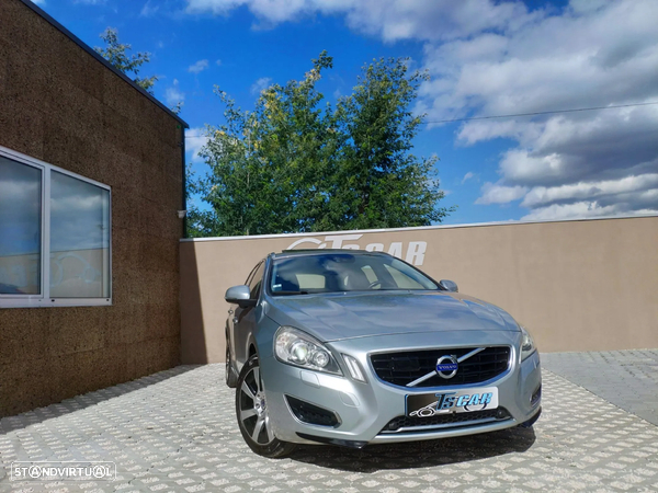 Volvo V60 D6 Plug-In-Hybrid AWD Geartronic Summum