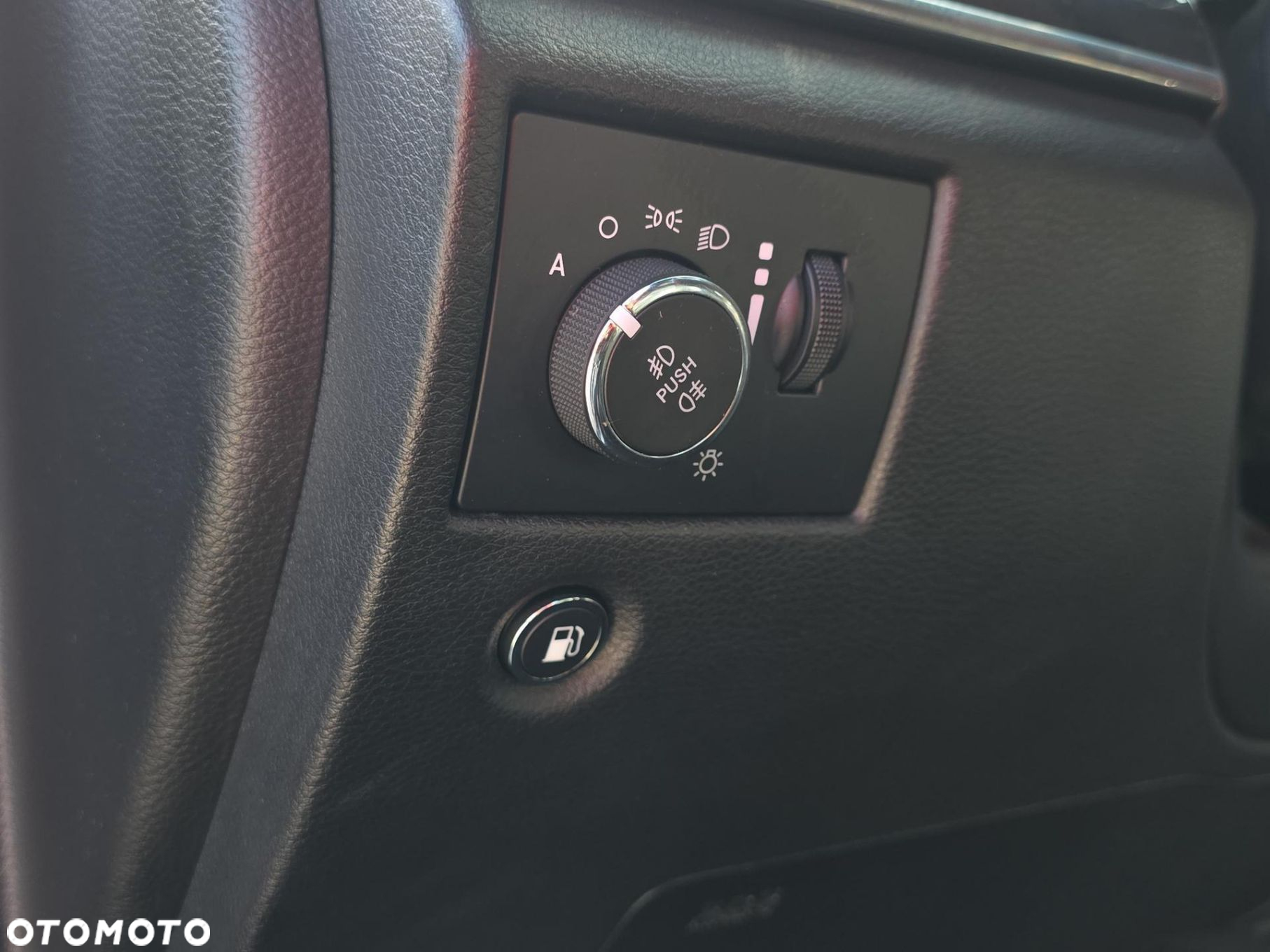 Jeep Grand Cherokee - 16
