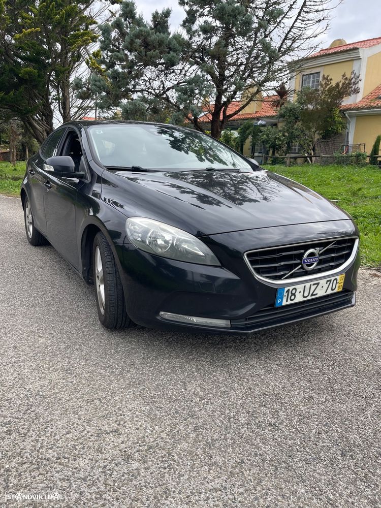 Volvo V40 D2 Momentum - 1