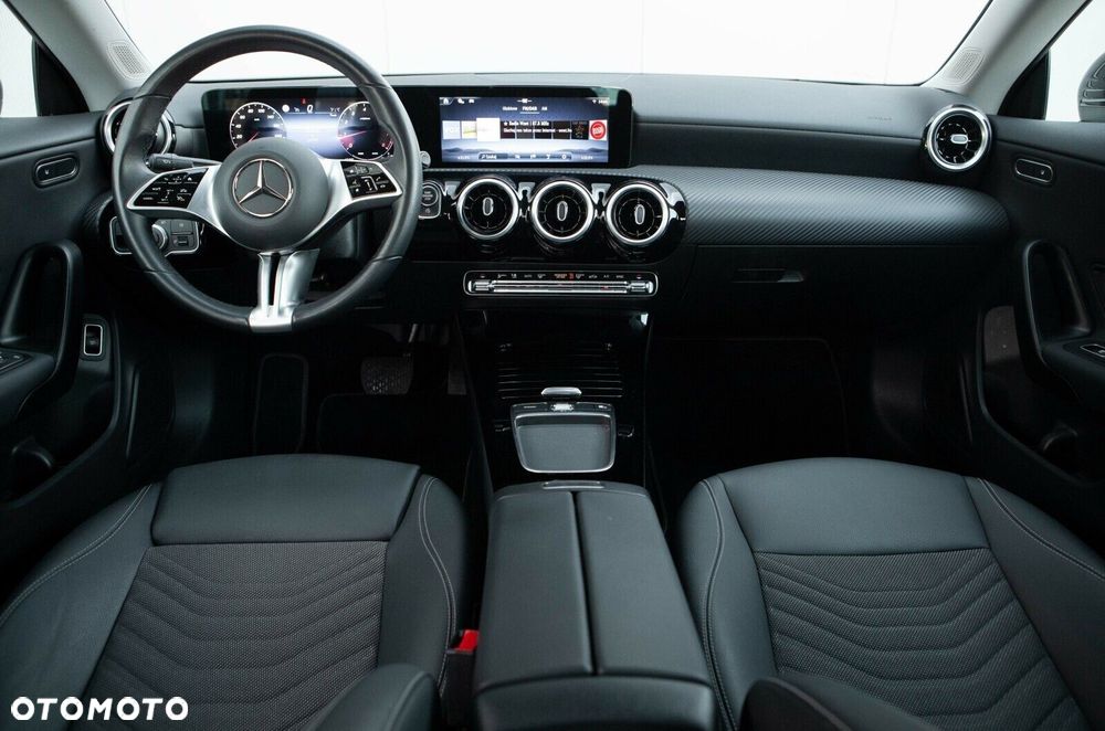 Mercedes-Benz CLA 200 mHEV 7G-DCT - 24