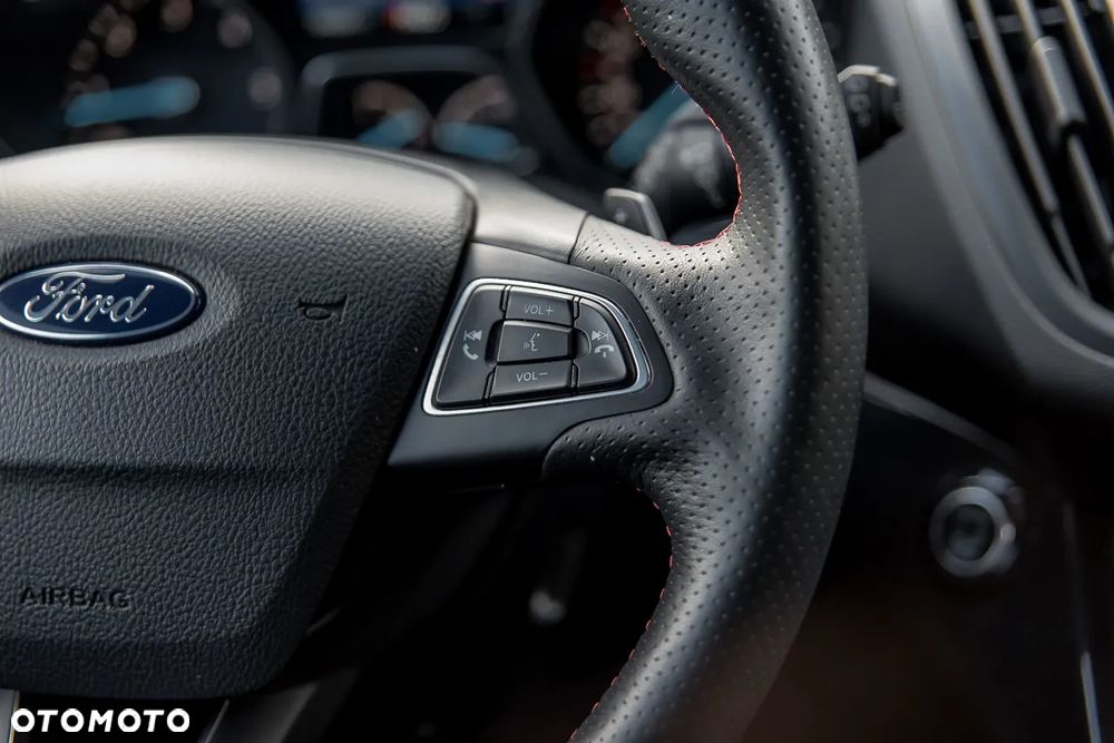 Ford Kuga 2.0 TDCi 2x4 ST-Line - 30