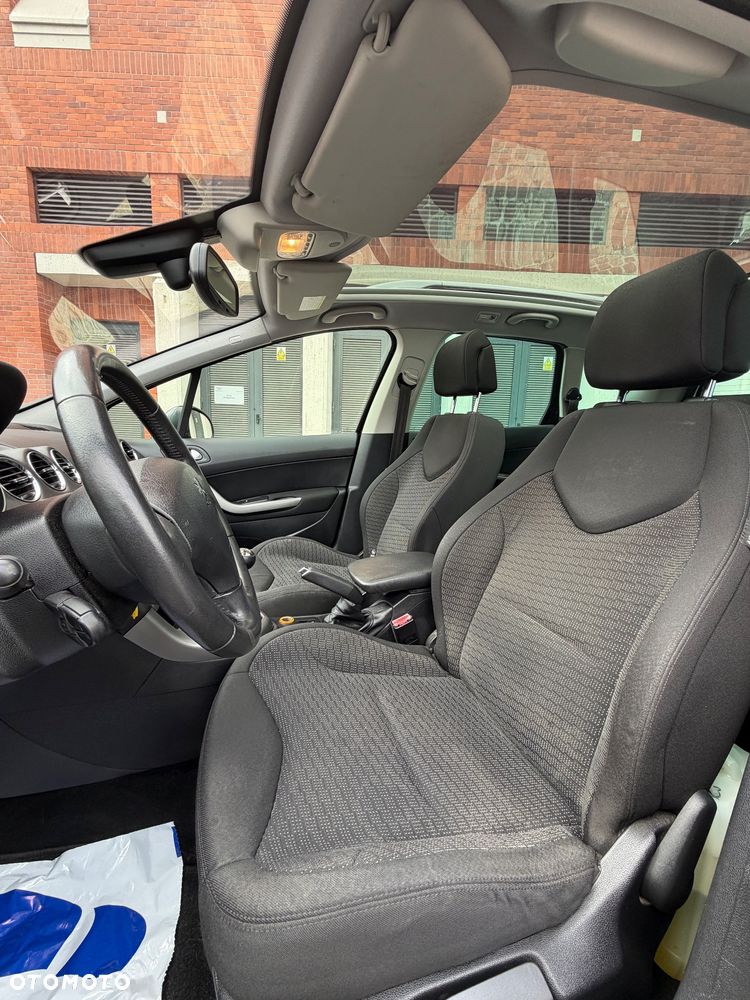 Peugeot 308 1.6 Trendy Navtech - 28