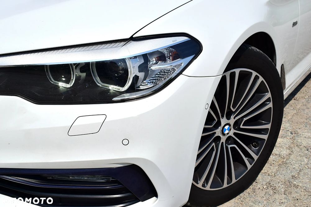 BMW Seria 5 520d xDrive Sport Line sport - 24