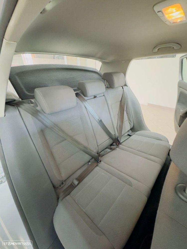 VW Golf 1.9 TDi Confortline DSG - 17