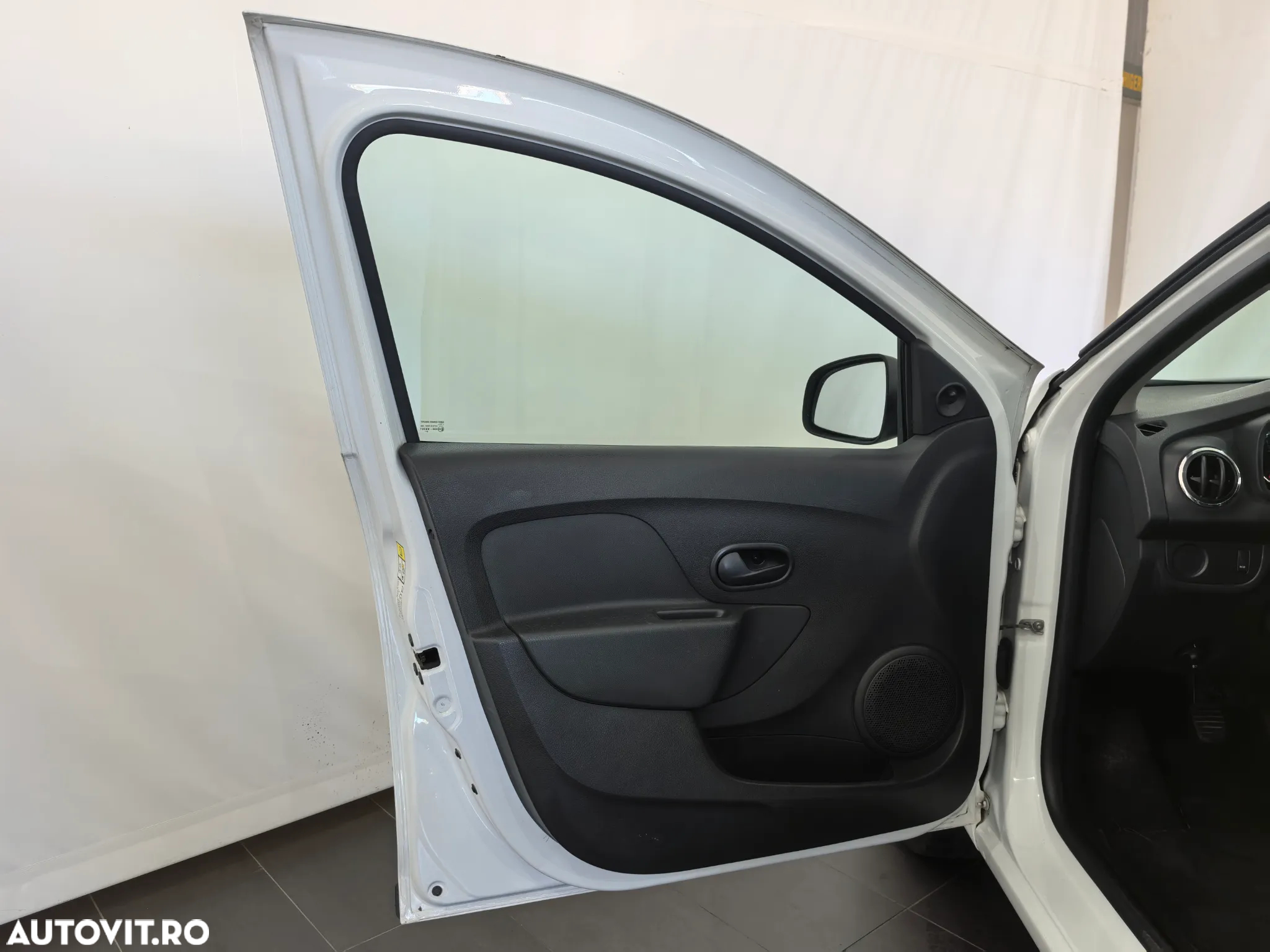 Dacia Logan MCV 0.9 Ambiance - 8