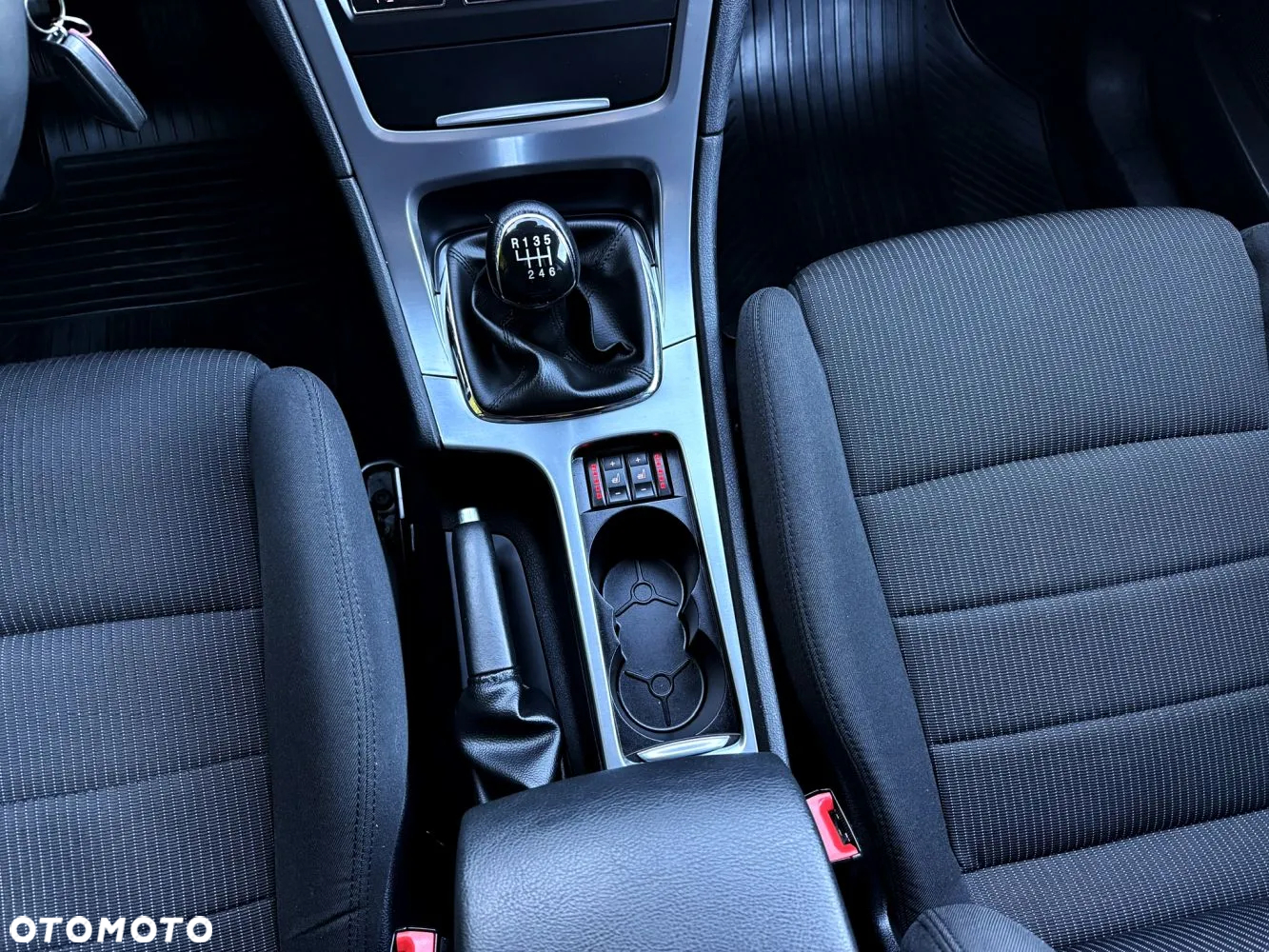 Ford Mondeo - 30