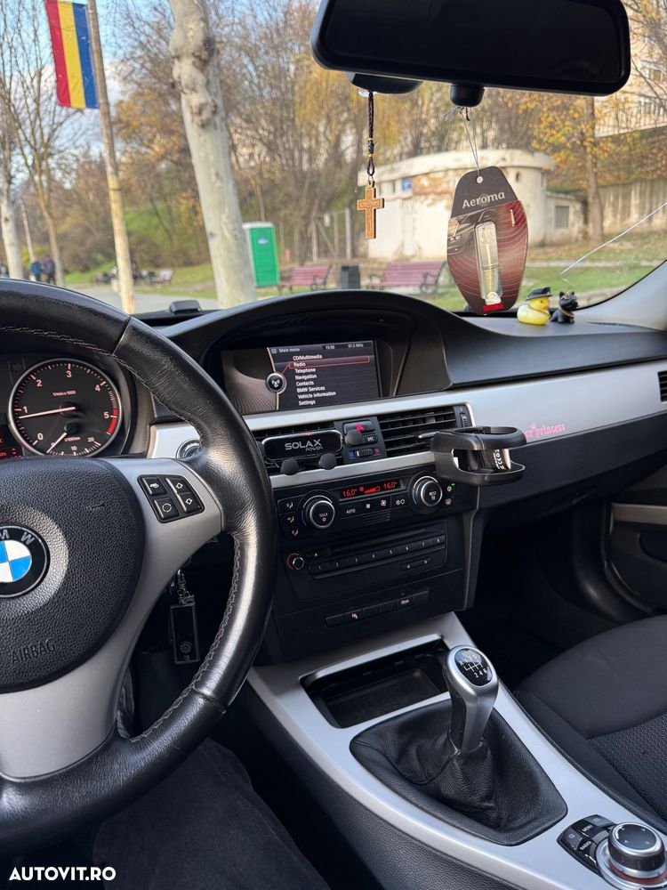 BMW Seria 3 320d - 10