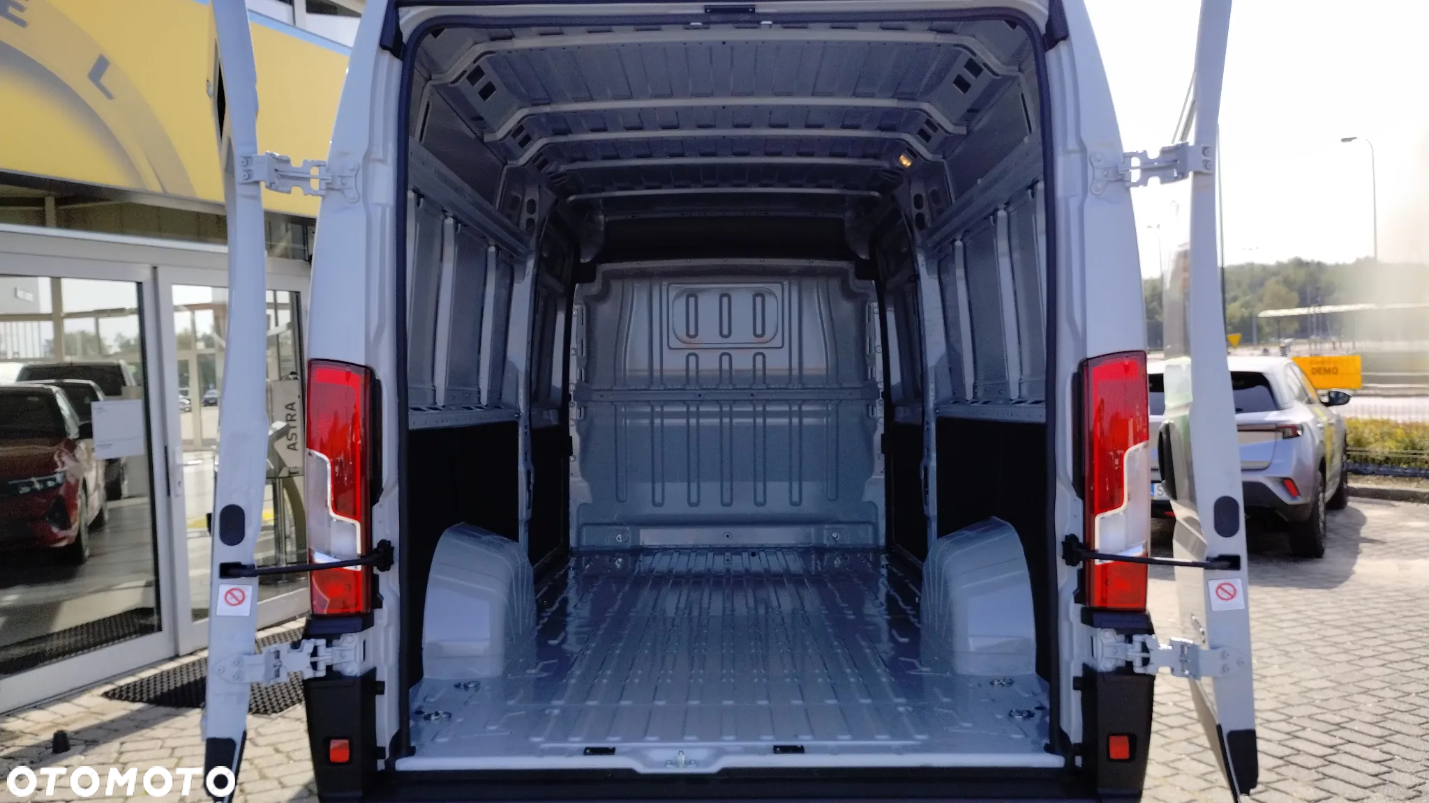 Opel Movano - 8