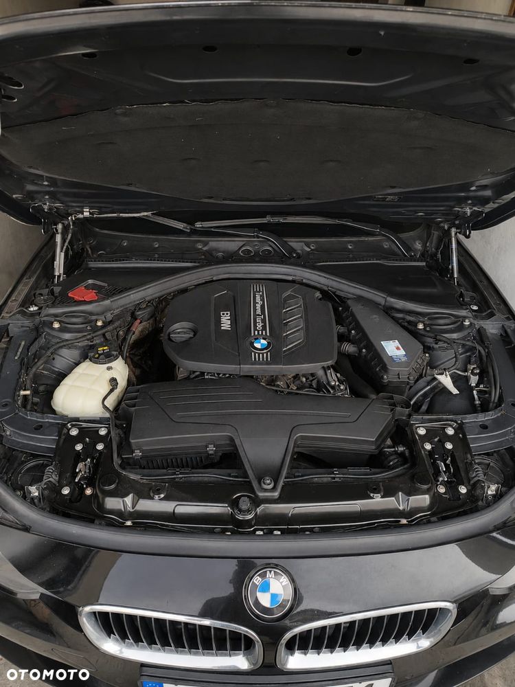 BMW Seria 3 318d - 11