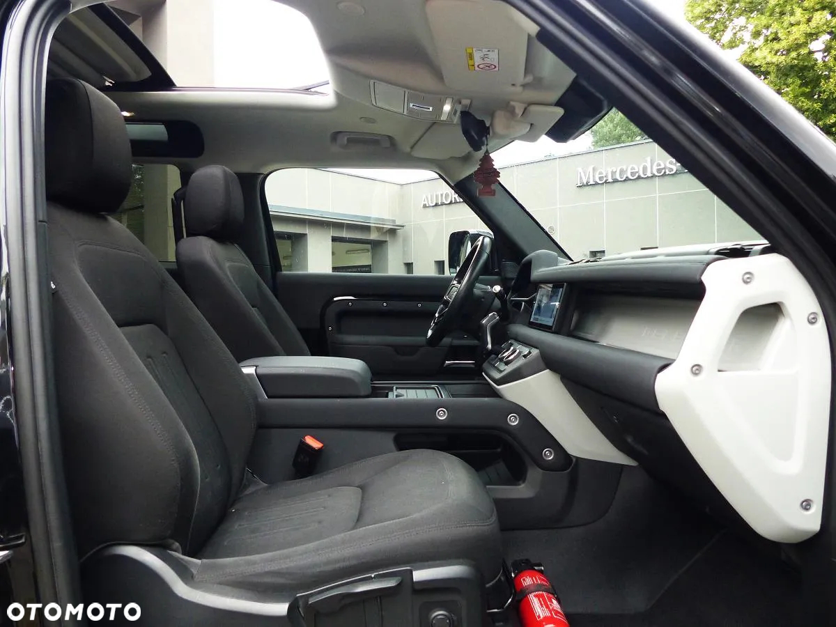 Land Rover Defender - 15