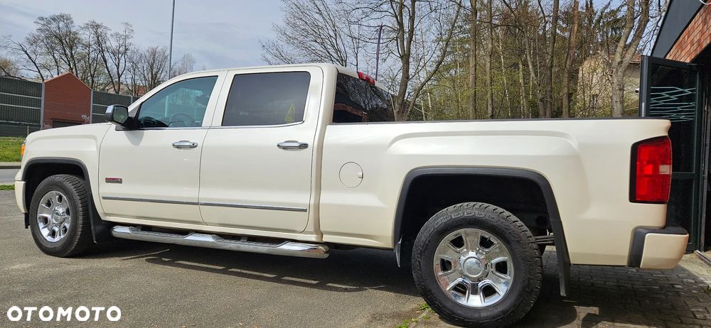 GMC Sierra - 1