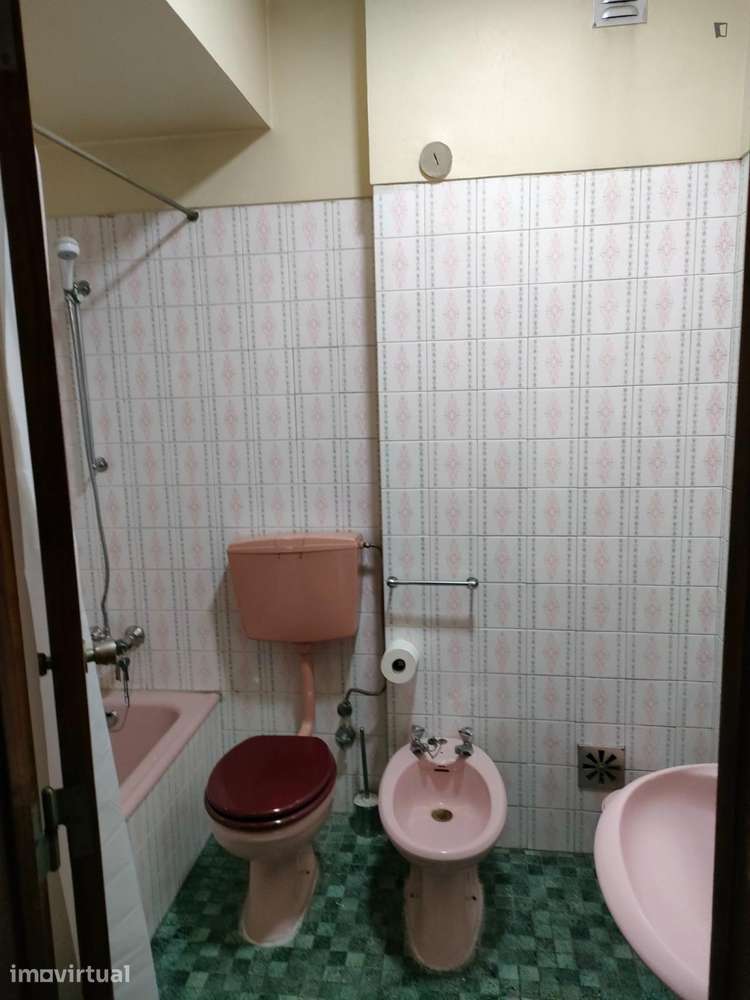 Quarto - localizado em São Sebastião Lisbon - Grande imagem: 2/11