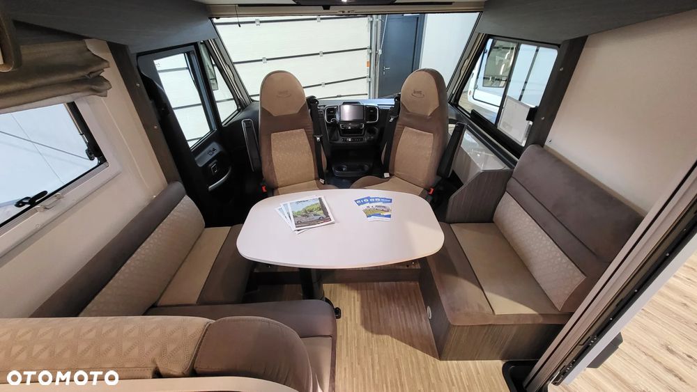 McLOUIS Nevis 879 - 5 osobowy - 17