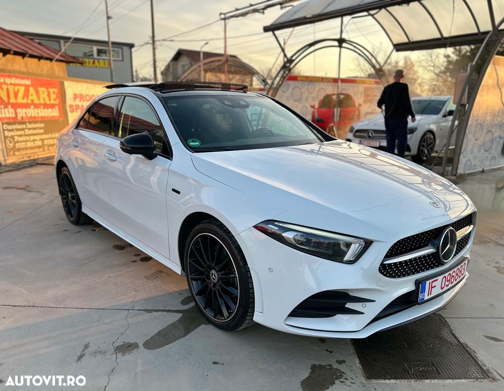 Mercedes-Benz A 250 e Sedan 8G-DCT AMG Line - 20