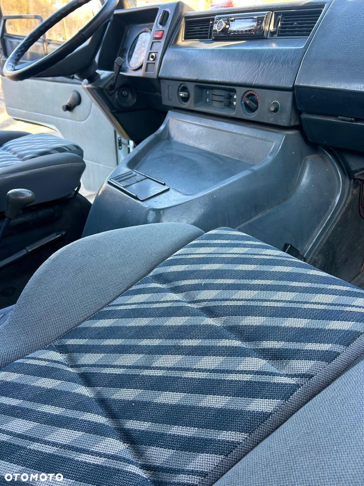 Mercedes-Benz MB 100 - 14