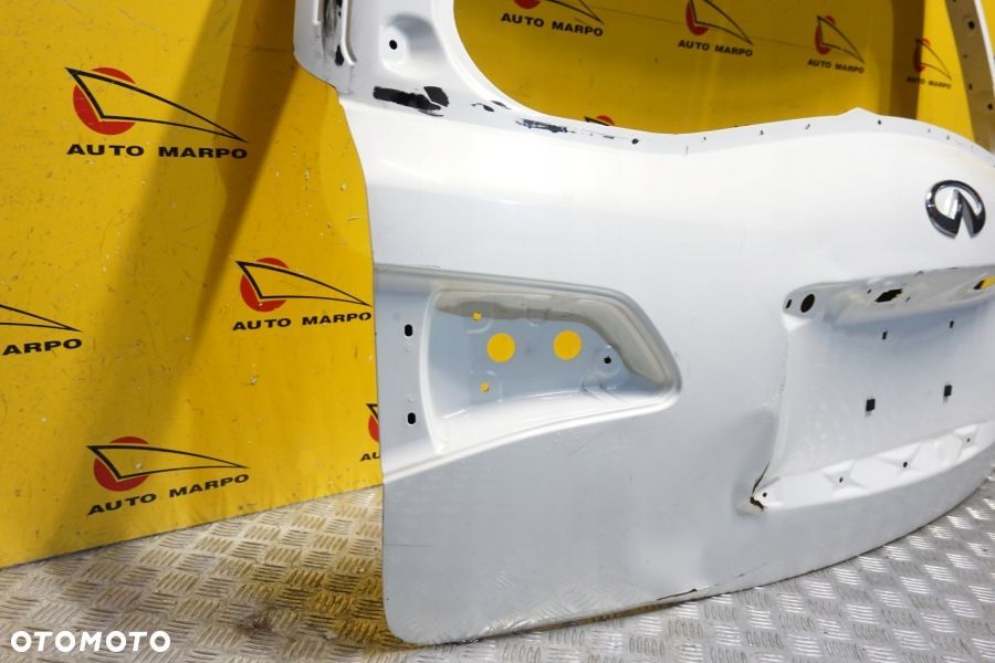 INFINITI QX56 QX80 2010 - 2019 Klapa Bagażnik Tył K010M 1LAMA - 4