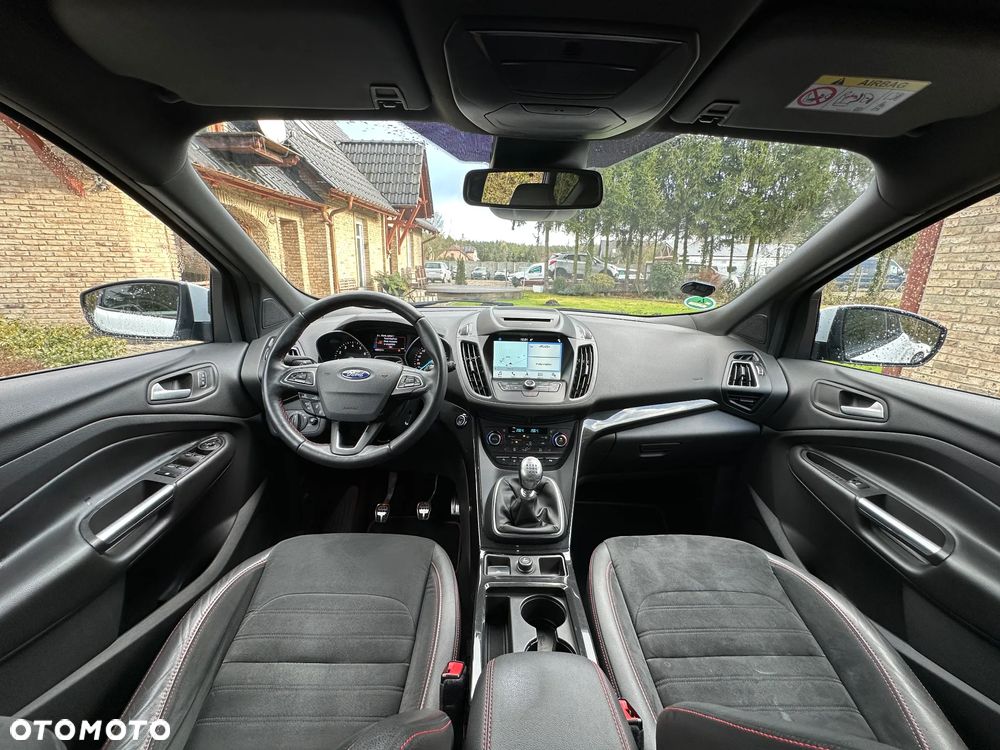 Ford Kuga 1.5 EcoBoost 2x4 ST-Line - 27