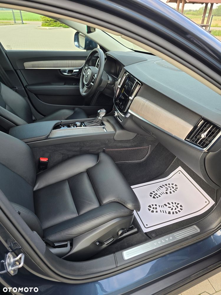 Volvo V90 Cross Country D5 AWD Geartronic - 23