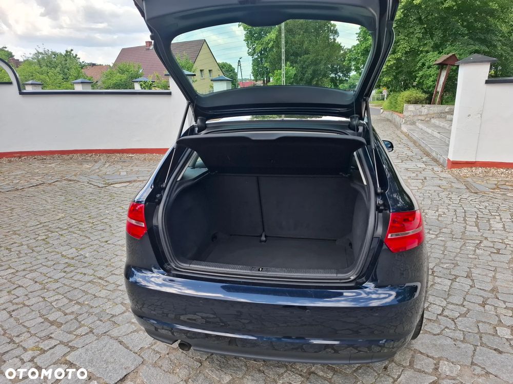 Audi A3 Sportback 1.6 TDI DPF Attraction - 12