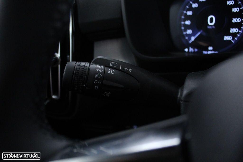 Volvo XC 40 1.5 T2 Core Auto - 24