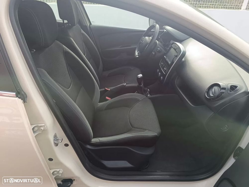 Renault Clio 0.9 TCe Limited Bi-Fuel - 21