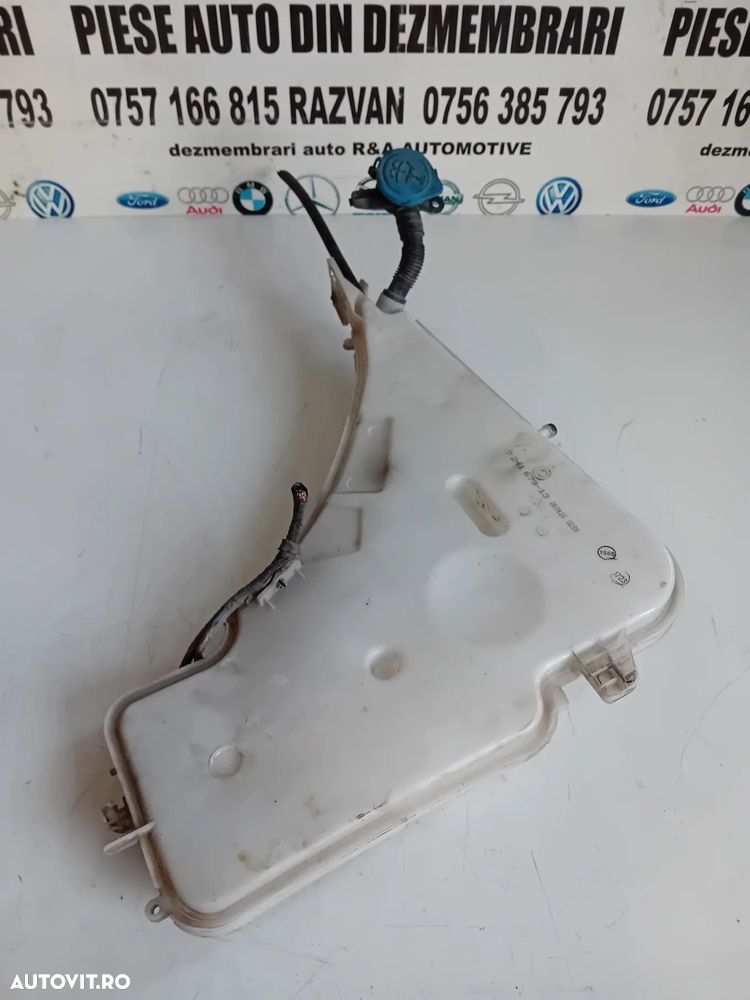 Bidonas Vas Lichid Parbriz Complet BMW F30 F31 F32 F33 F36 Cu Spălătoare Far Cod 7241679 - 7