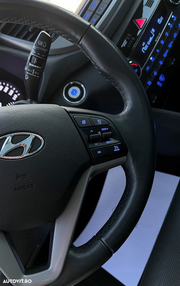 Hyundai Tucson 2.0 CRDI 4WD Automatik Premium - 23