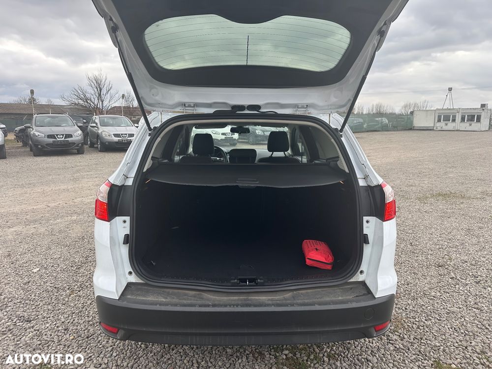 Ford Focus 1.0 EcoBoost Start-Stopp-System TREND - 5