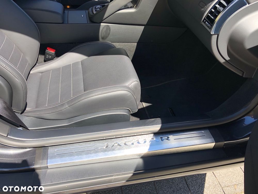 Jaguar F-Type S - 11
