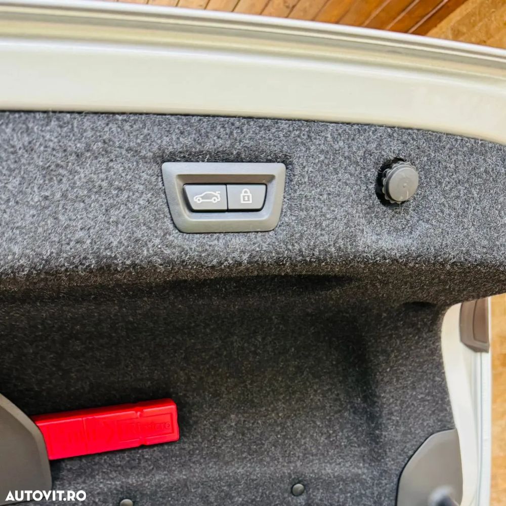 BMW Seria 5 540i Aut. Sport Line - 37