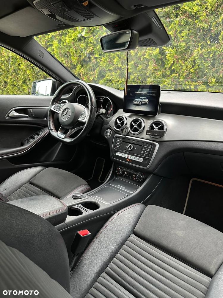 Mercedes-Benz GLA 180 d 7G-DCT AMG Line - 14