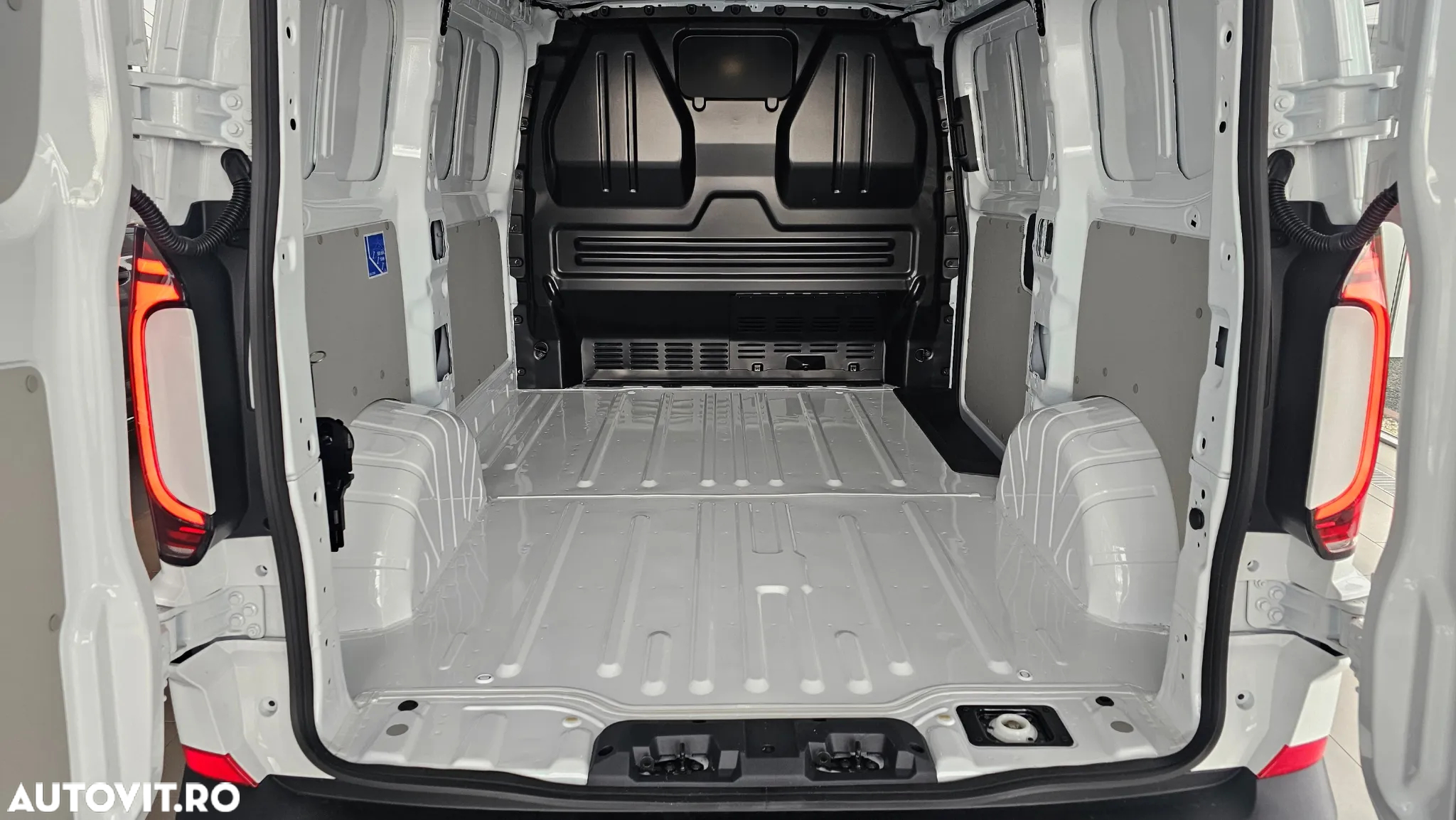 Volkswagen Transporter - 17