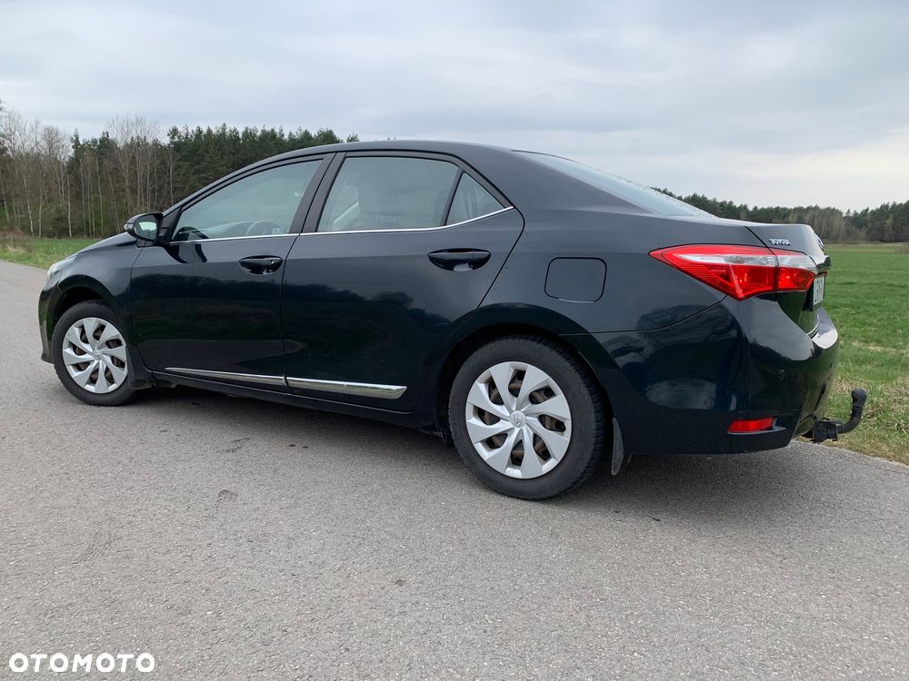 Toyota Corolla 1.6 Premium + - 2