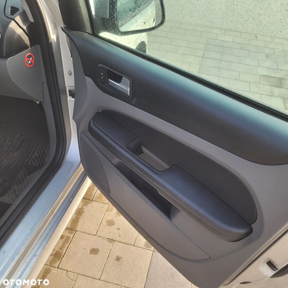 Ford Focus 1.6 TDCi DPF Trend - 17