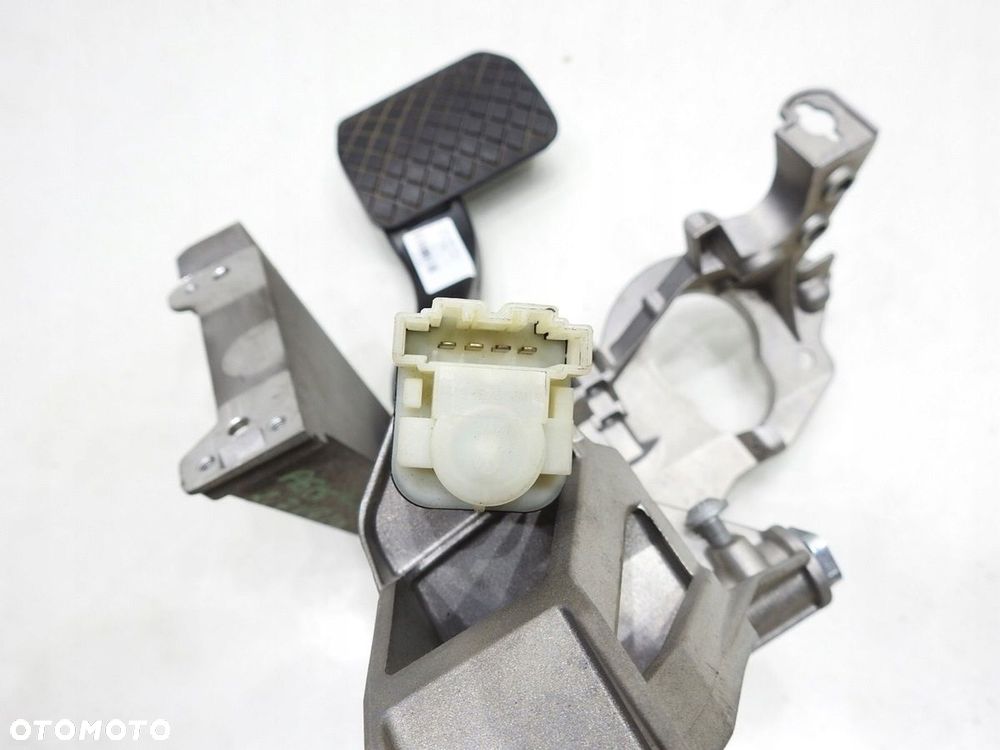 PEDAŁ HAMULCA AUTOMAT AUDI A6 C6 2.7 V6 TDI - 6