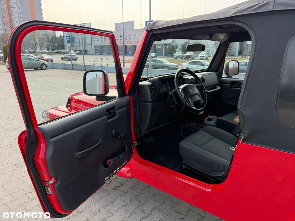 Jeep Wrangler - 11