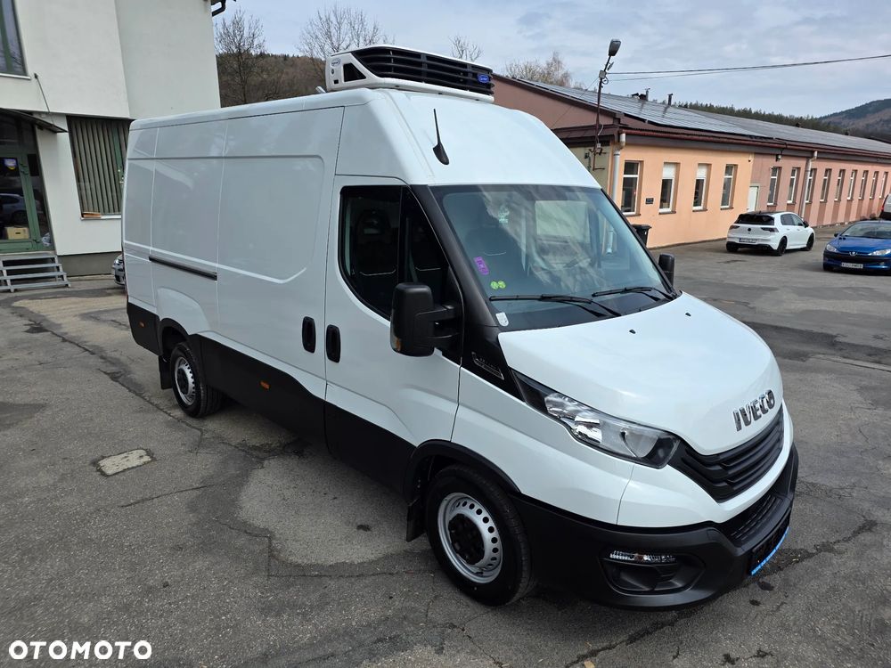 Iveco 35S16 Chłodnia CARIRER 350 xarios rej.03/2024 km40000 automat - 17