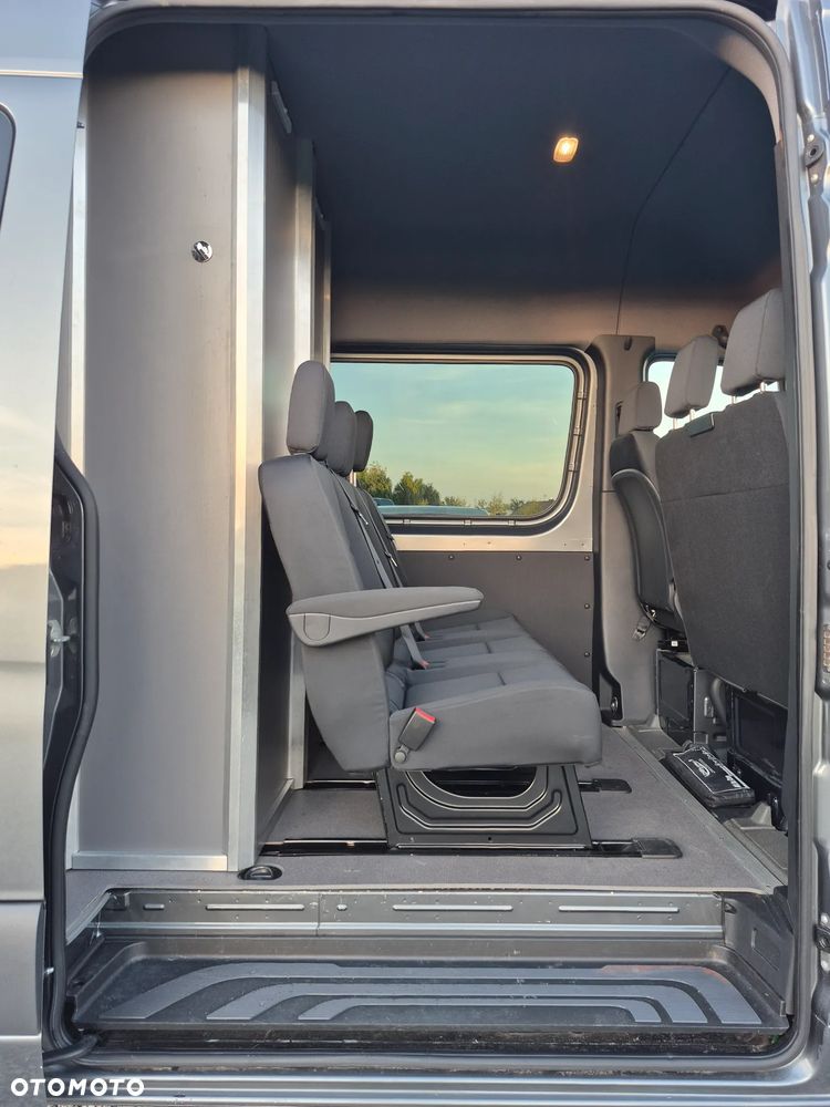 Mercedes-Benz Sprinter - 33